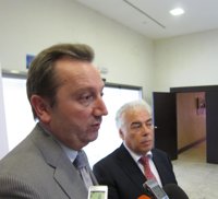 Recio asegura que la Junta está "con toda la maquinaria al máximo" para solventar los pagos a los prejubilados por ERE