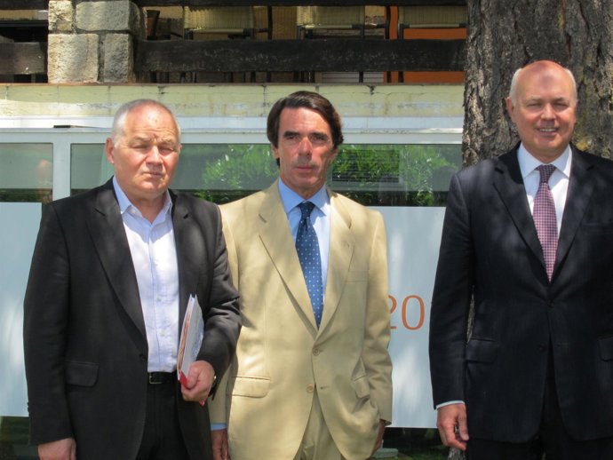 El Ex Presidente Del Gobierno José María Aznar En Navacerrada (Madrid)