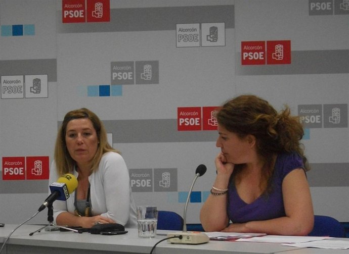 La Concejala Agredida, Marta Bernardo (Izquierda), Y La Portavoz Del PSOE