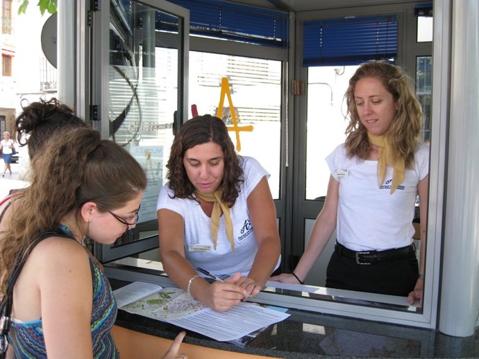 Campaña De Verano De Los Puntos De Información Turística De Alcalá