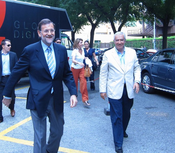 Rajoy Llega A La Convención Municipal Del PP Con Arenas