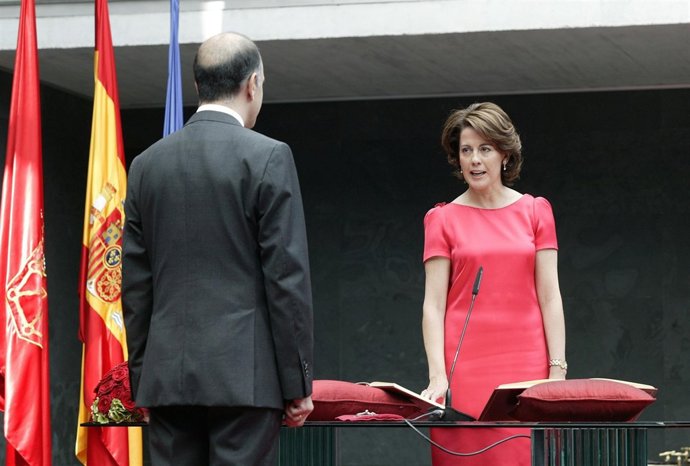Yolanda Barcina Jura Ante Alberto Catalán Como Presidenta De Navarra.