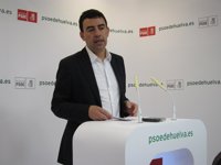 Mario Jiménez reta a los demás líderes políticos a entregar su declaración de la renta "como ya hiciera Griñán"