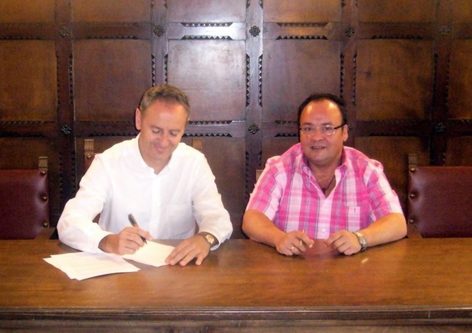 Firma Pacto PAR-PP En Biescas