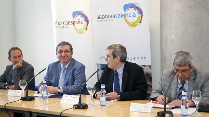 Salinas, Ceballos Y Rubio Presentan El Plan De Turismo Gastronómico