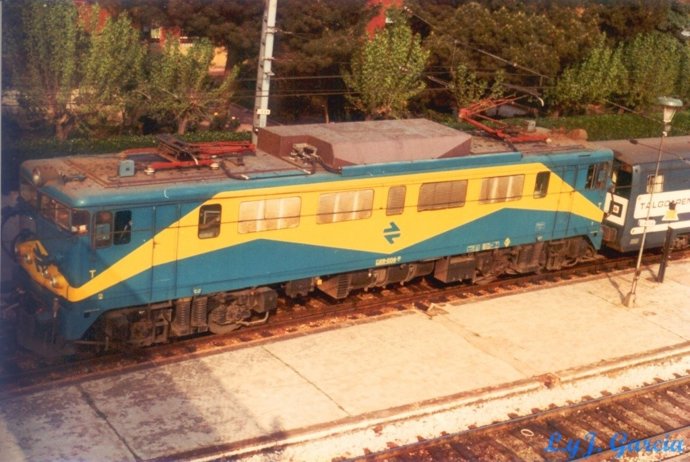 Locomotora 269.604.