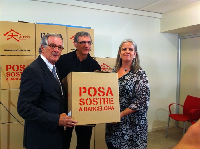 El Alcalde Xavier Trias, Salvador Busquets (Fund.Arrels) Y M. Fandos