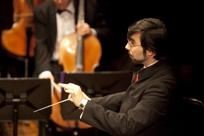 El Director Y Compositor Vallisoletano Ernesto Monsalve