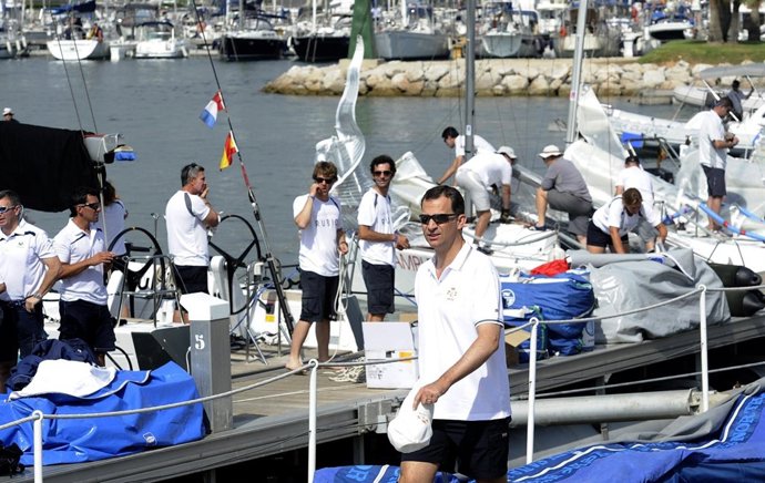El Príncipe De Asturias A Su Llegada A La Regata