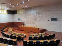 La Asamblea de Extremadura celebra este lunes y martes la sesión de investidura del nuevo presidente de la Junta