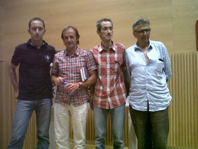H.Colibasanu, F.Latorre (Alpinistas) J.Nagore (Periodista) J.P.Bator (Ed. Saga)