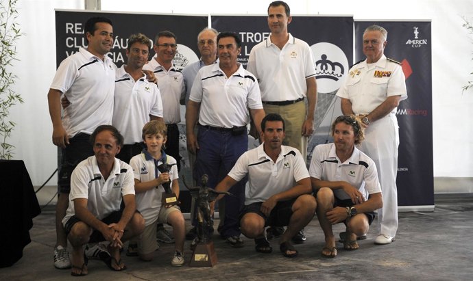 El Equipo Movistar Recibe Su Premio