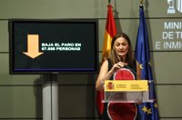 Trabajo celebra la segunda mayor caída del paro de la serie histórica