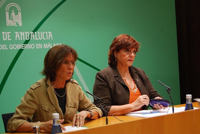 La Delegada Del Gobierno, Remedios Martel, Y La De Salud, Mª Antigua Escalera