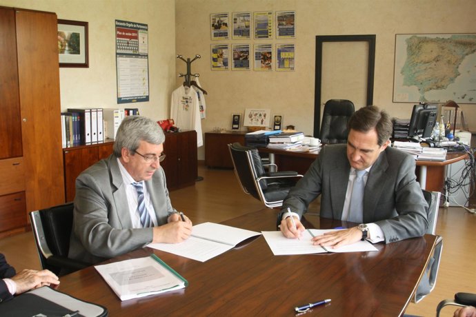 Firma Del Convenio Entre Makro Y FEHR