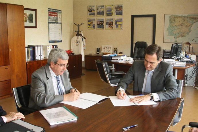 Firma Del Convenio Entre Makro Y FEHR