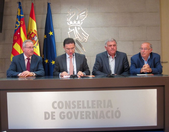 Castellano Con Representantes De AVA, La Unió Y Fepac-Asaja