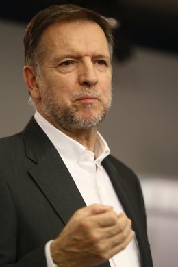 Primer Plano De Marcelino Iglesias