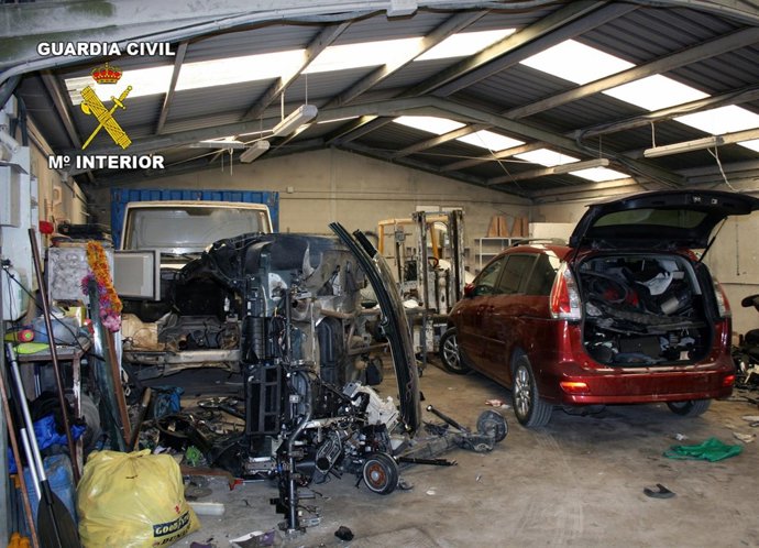 Nave Industrial En Alicante Donde Se Desguazaban Vehículos Robados