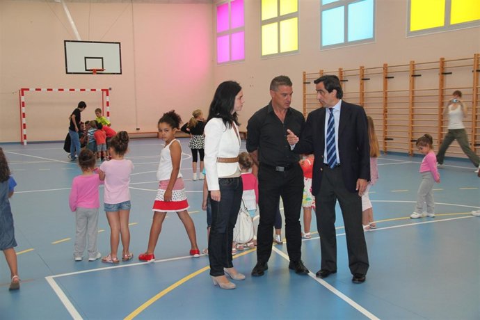 ALCALDE VISITA ABIERTO EN VACACIONES.Doc