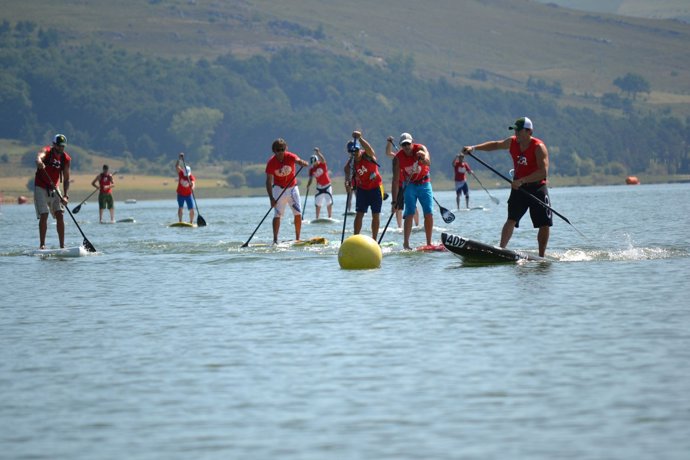 Paddle Surf En El Pantano Del Ebro