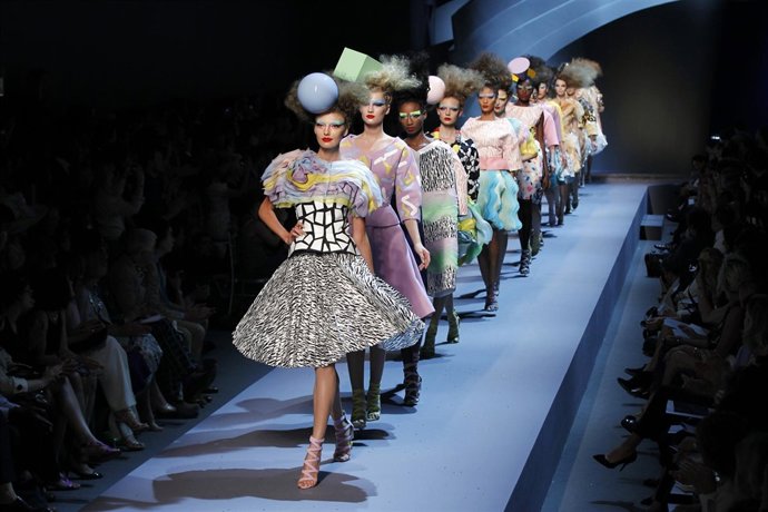 Desfile De Alta Costura De Dior 