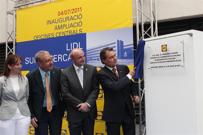 Artur Mas Inaugura La Ampliación De La Sede De Lidl