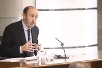 PP convierte a Rubalcaba en diana de sus ataques 