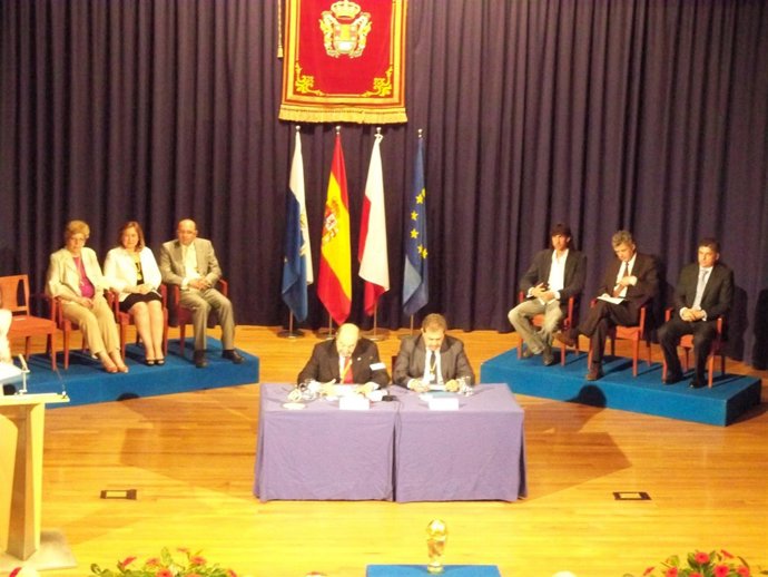 Acto De Entrega De La Medalla De Oro De La UIMP A La Selección Española