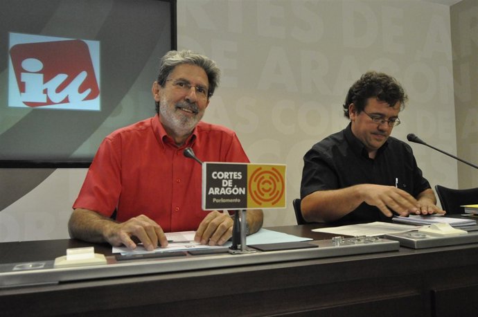 Adolfo Barrena (Izda.) Y Jesús García Usón (Dcha.), De IU.