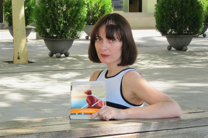 Silvia Grijalba Presenta Su Novela 'Contigo Aprendí' En Sevilla