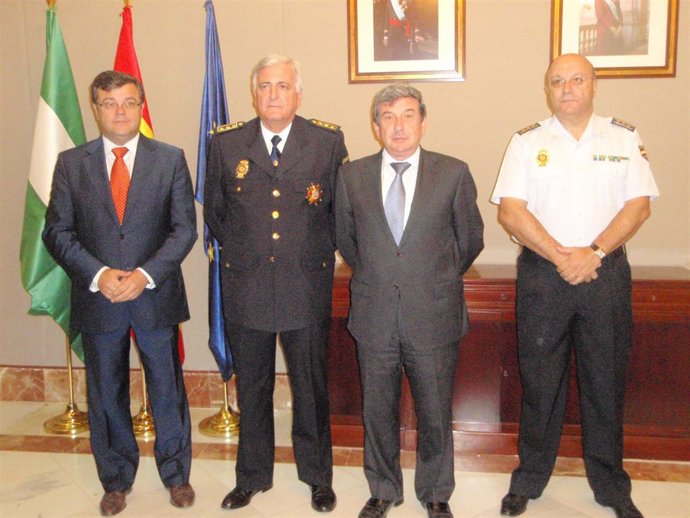 Entrega De Condecoración A Enrique Álvarez Riestra