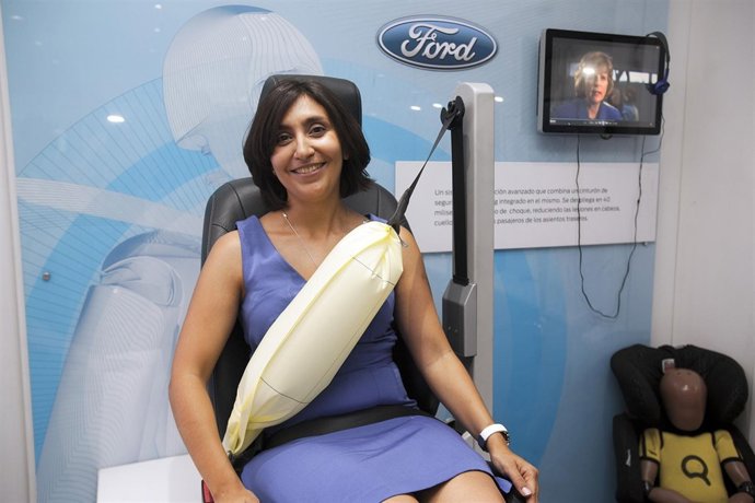Presentación Del Cinturón De Seguridad Inflable De Ford