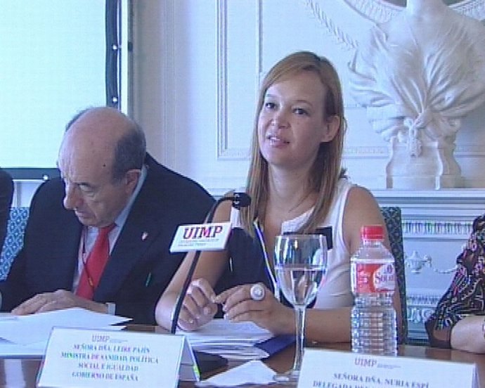 Pajín asegura que "pagó" la estancia en Menorca