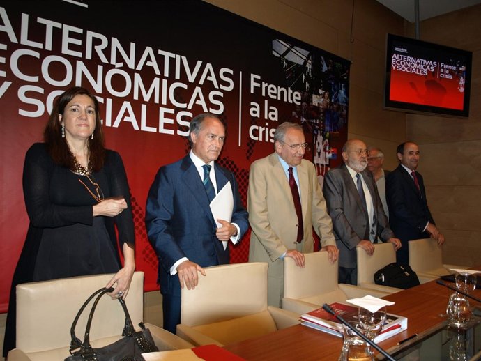 Soraya Rodríguez (I), Durante El Congreso En Salamanca.    