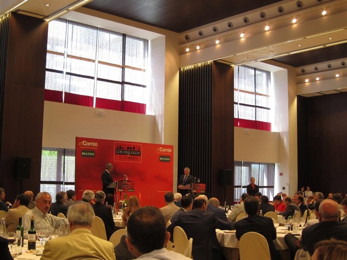 El Ministro De Fomento, José Blanco, En La Conferencia Organizada Por El Correo