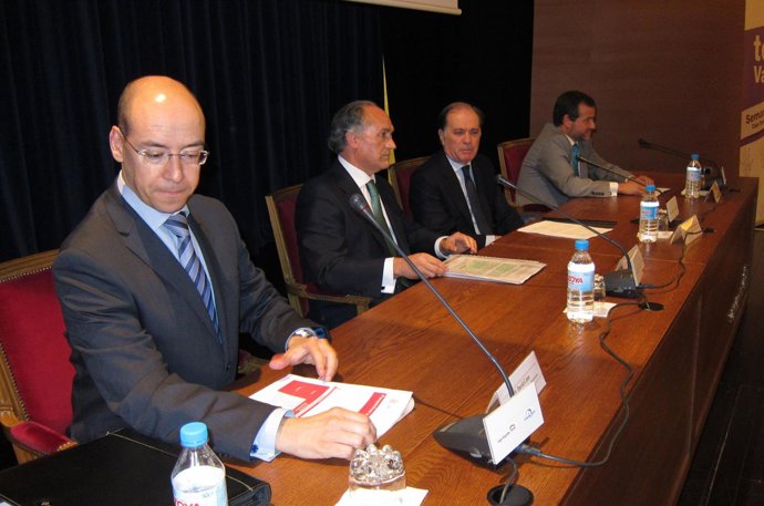 El Socio De AFI David Cano, Del Canto, Villanueva Y De La Vega