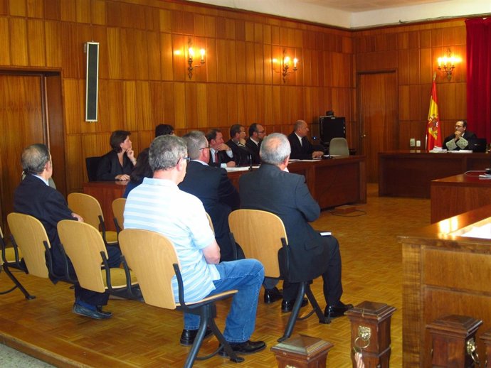 Bartolomé Soler Y Gil Eguino En El Banquillo De Los Acusados