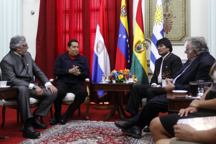 El Venezolano Chávez Con Sus Pares De Bolivia, Paraguay Y Uruguay En Miraflores.