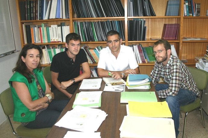 Grupo Que Participa En La Investigación Del CITA Sobre El Cambio Climático