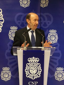 Pérez Rubalcaba En La Jefatura Superior De Policía De Cantabria