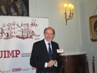 Rubalcaba asegura que la situación española es "radicalmente distinta" a la de Portugal, Grecia e Irlanda