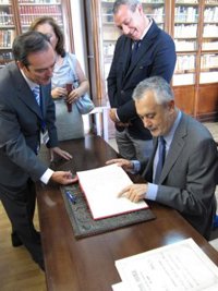 Griñán agradece el apoyo expreso de Blanco, pero dice que el candidato del PSOE-A a la Junta se decide tras el verano