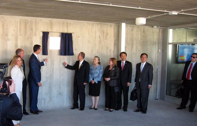 El Príncipe Felipe Y Ban Ki-Moon Inauguran La Base De Quart De Poblet