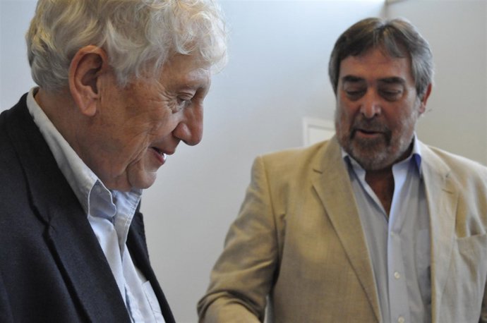 El Experto Pete Hall Y El Alcalde De Zaragoza, Juan Alberto Belloch.