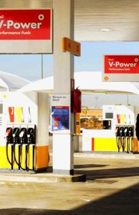 La gasolina inicia las vacaciones con subidas del 0,3%
