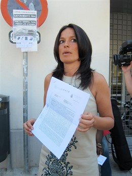 Evelia Rincón Muestra La Denuncia.