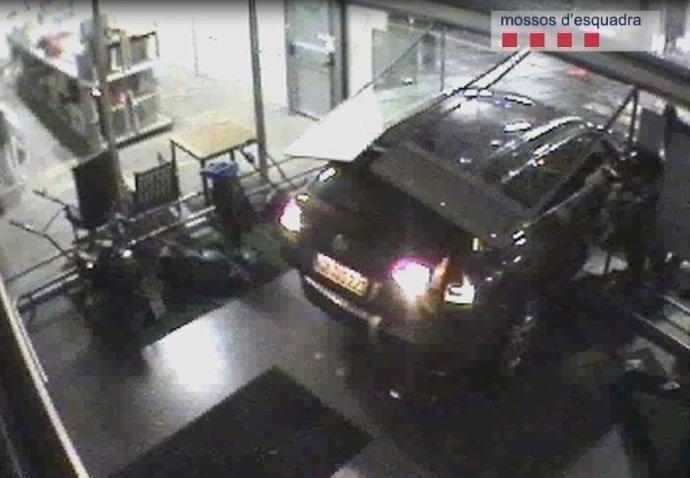 Alunizaje Del Grupo De Atracadores