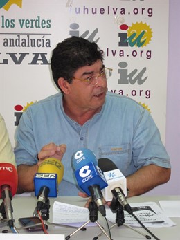 El Coordinador General De IULV-CA, Diego Valderas, En Rueda De Prensa.