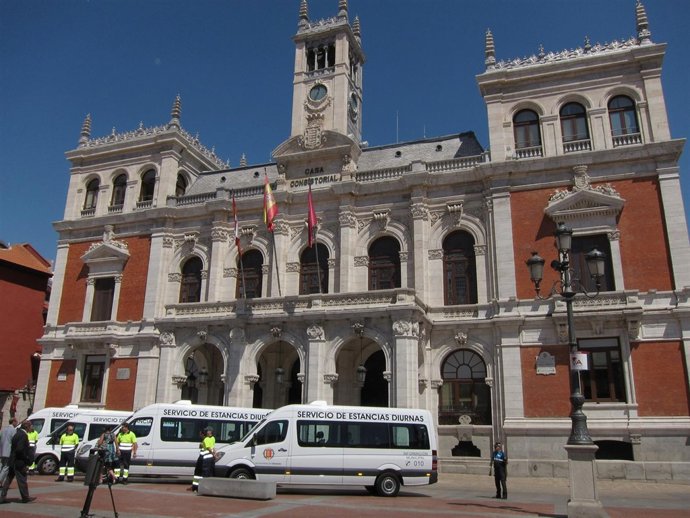 Vehículos Del Servicio Municipal De Estancias Diurnas Y Temporales